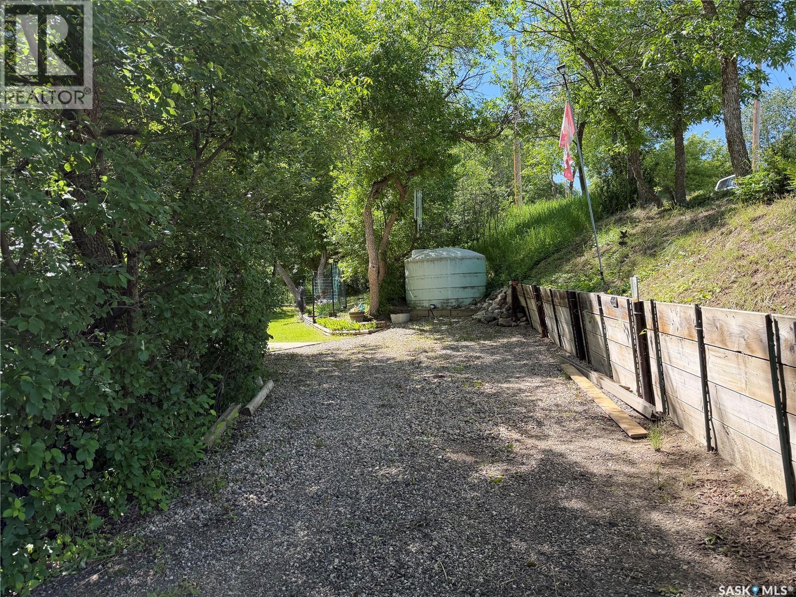 825 Tatanka Drive, South Lake, SK