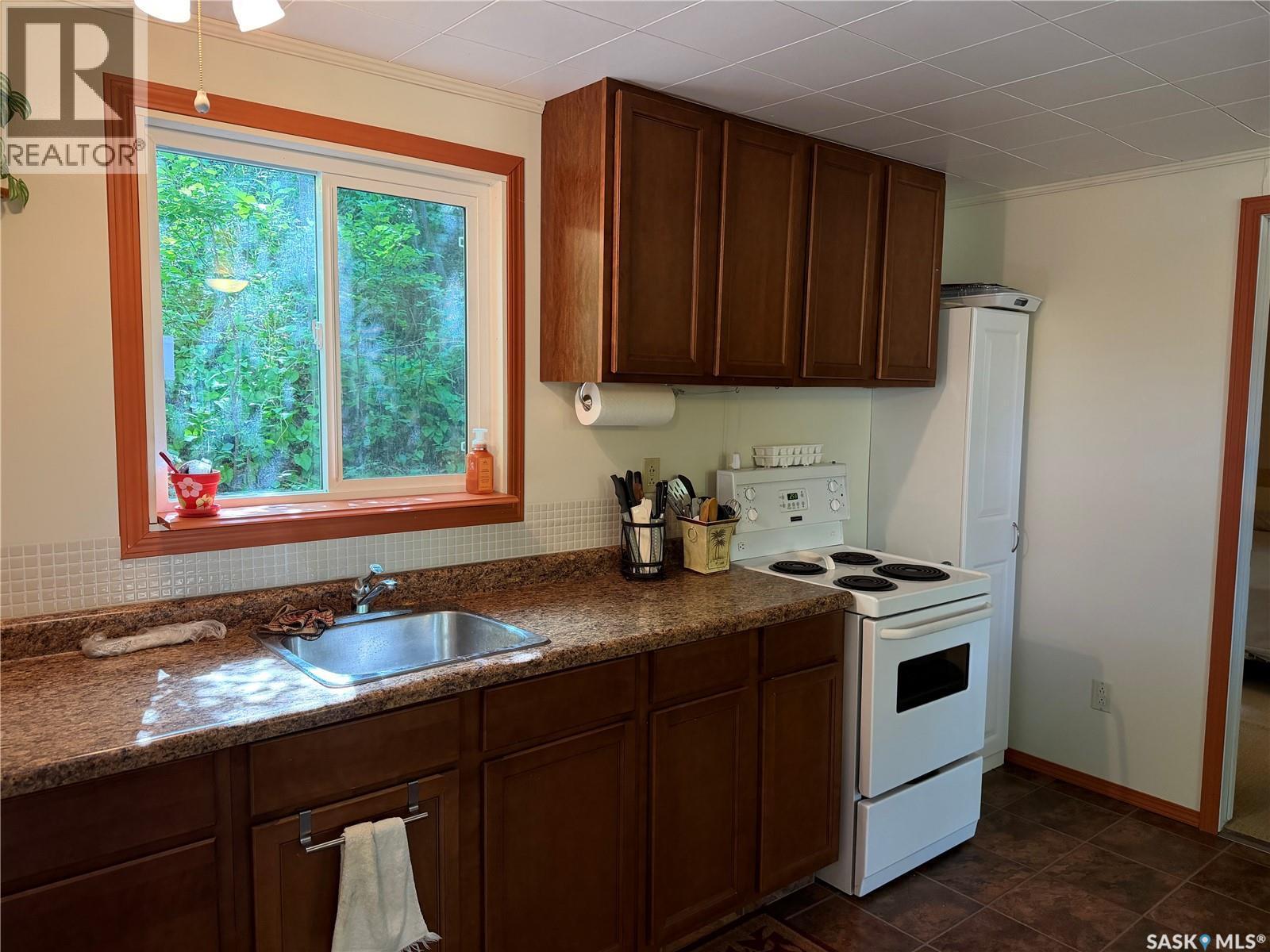 825 Tatanka Drive, South Lake, SK