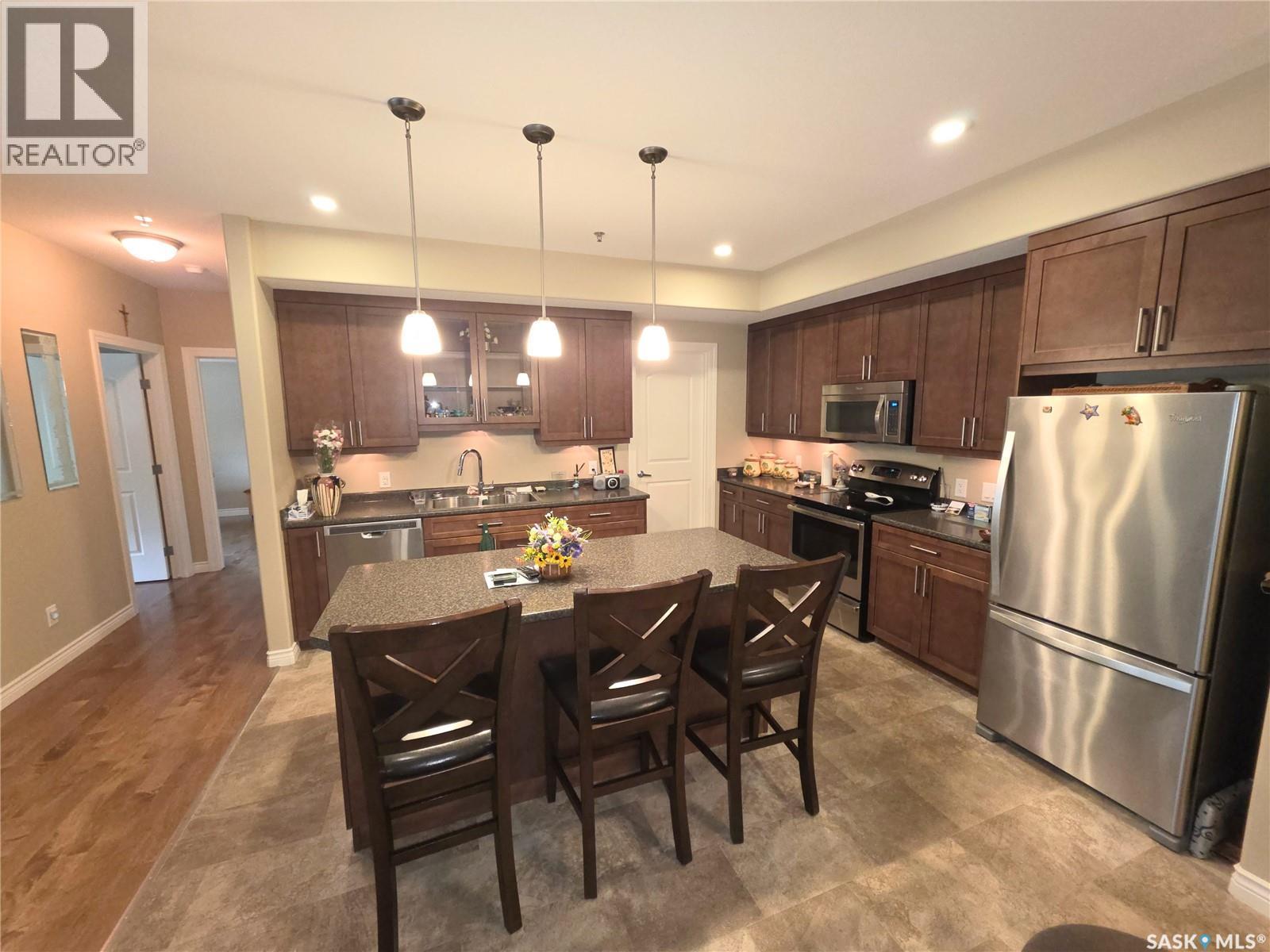 203 510 4Th Avenue, Rosthern, SK