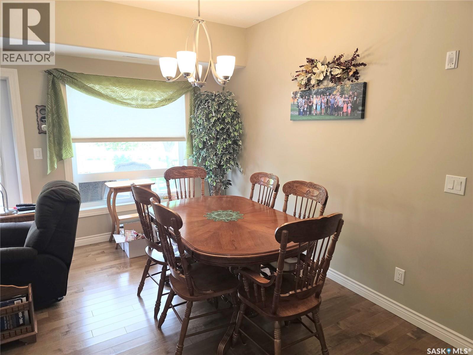 203 510 4Th Avenue, Rosthern, SK