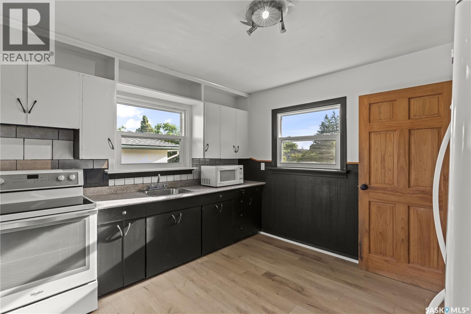 325 V Avenue S, Saskatoon, SK