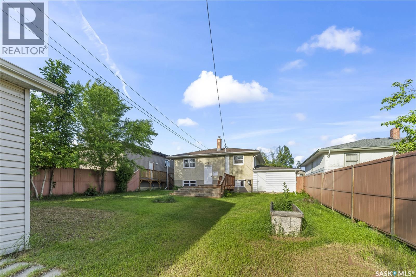 325 V Avenue S, Saskatoon, SK