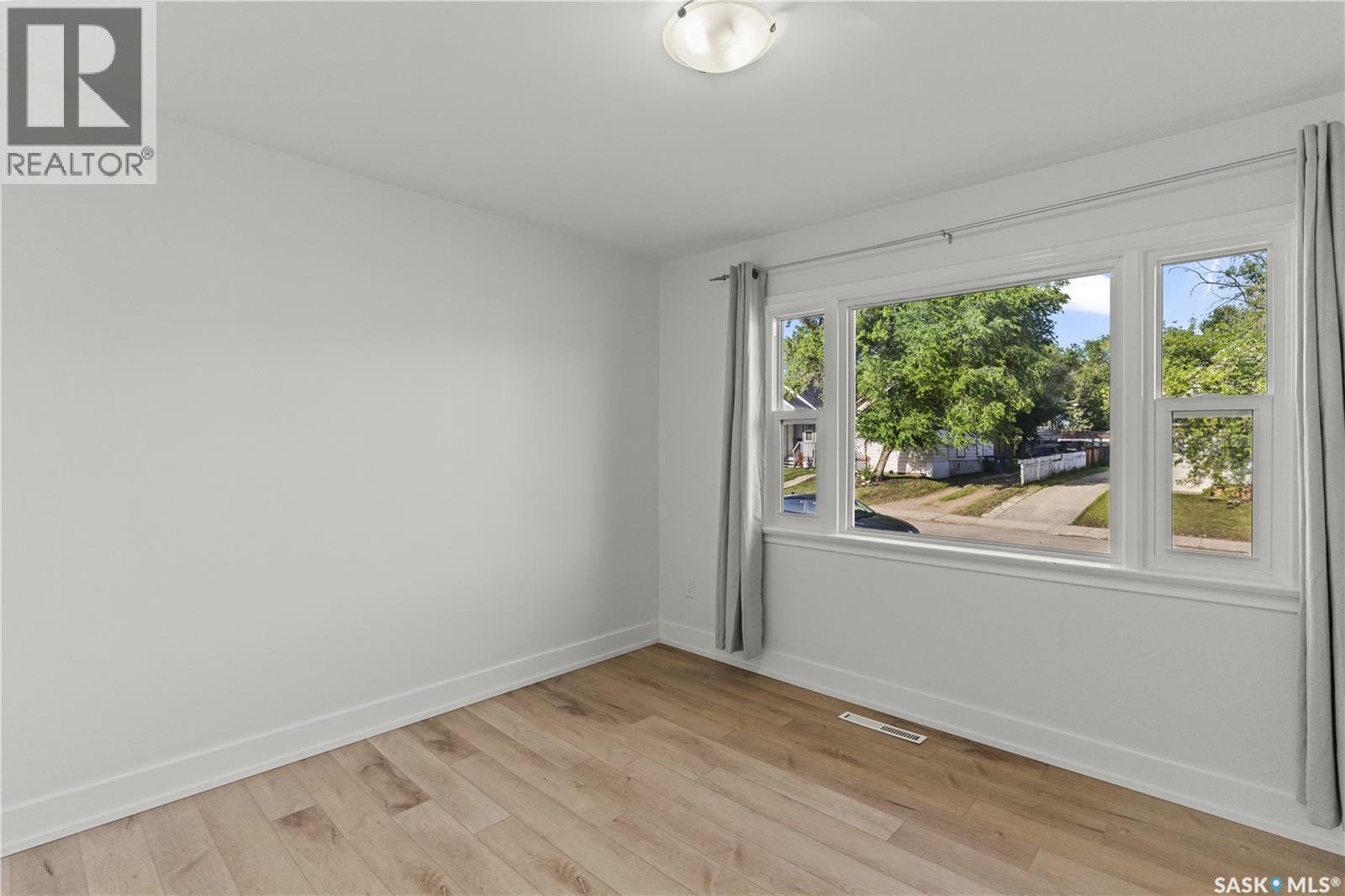 325 V Avenue S, Saskatoon, SK