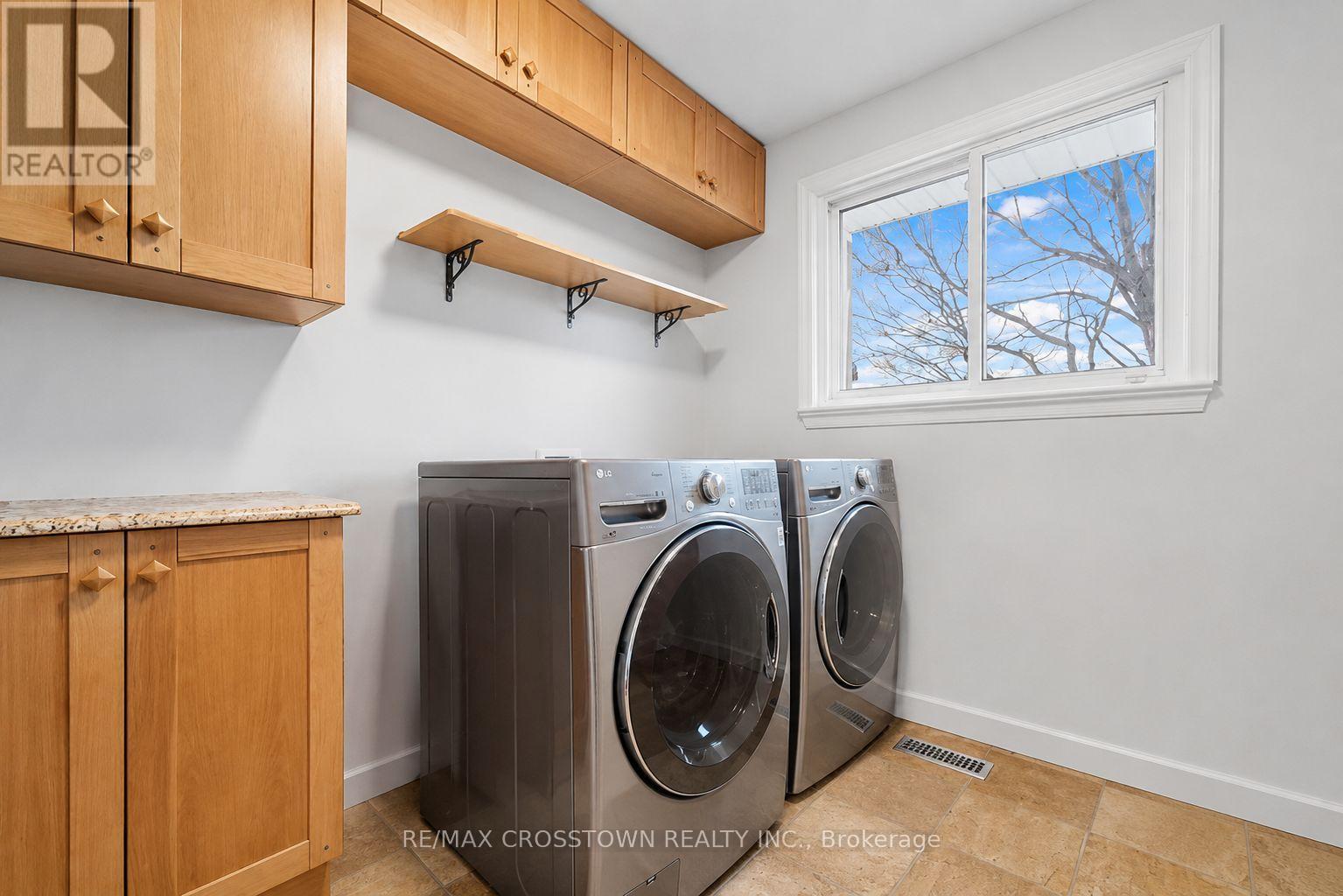 29 Baker Crescent, Barrie, ON