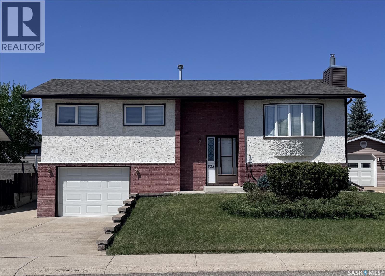 523 8Th Avenue W, Biggar, SK