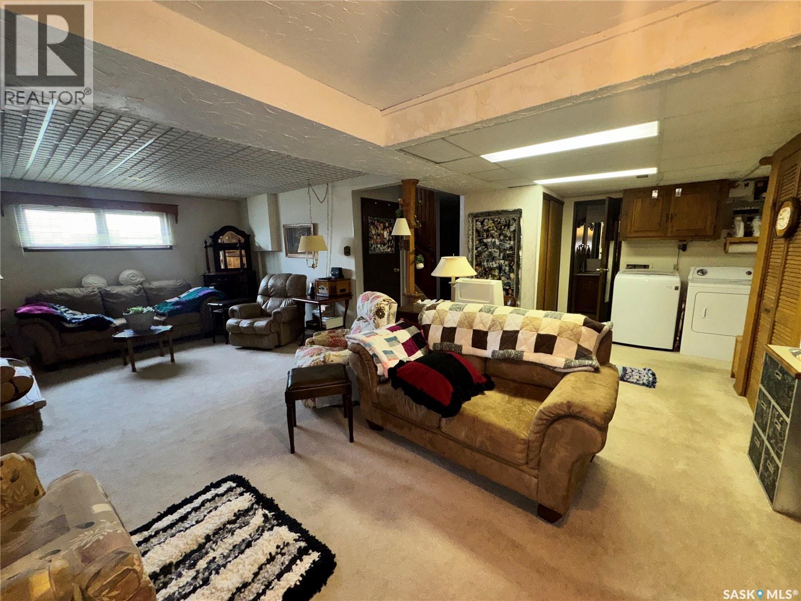 523 8Th Avenue W, Biggar, SK