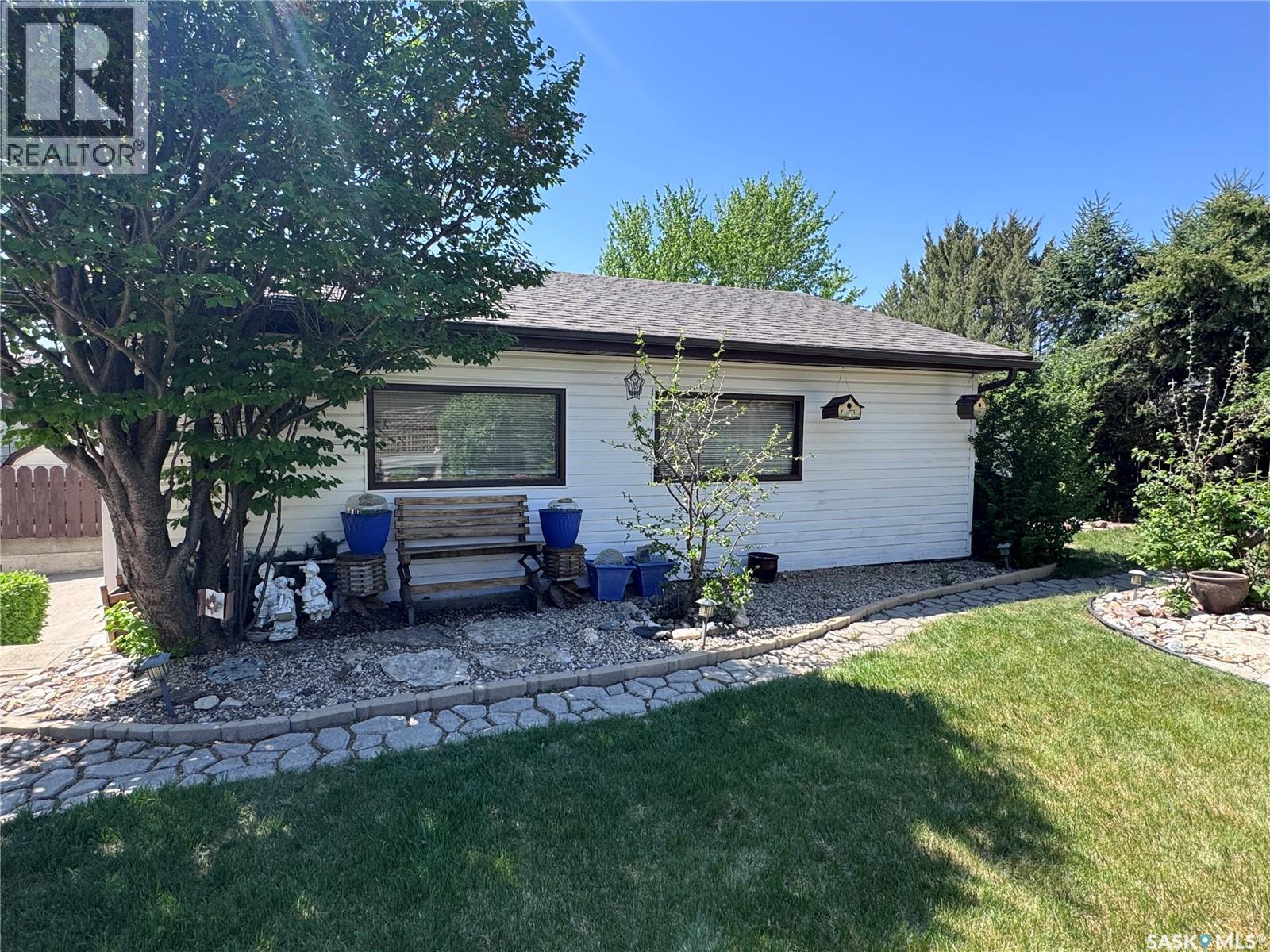 523 8Th Avenue W, Biggar, SK