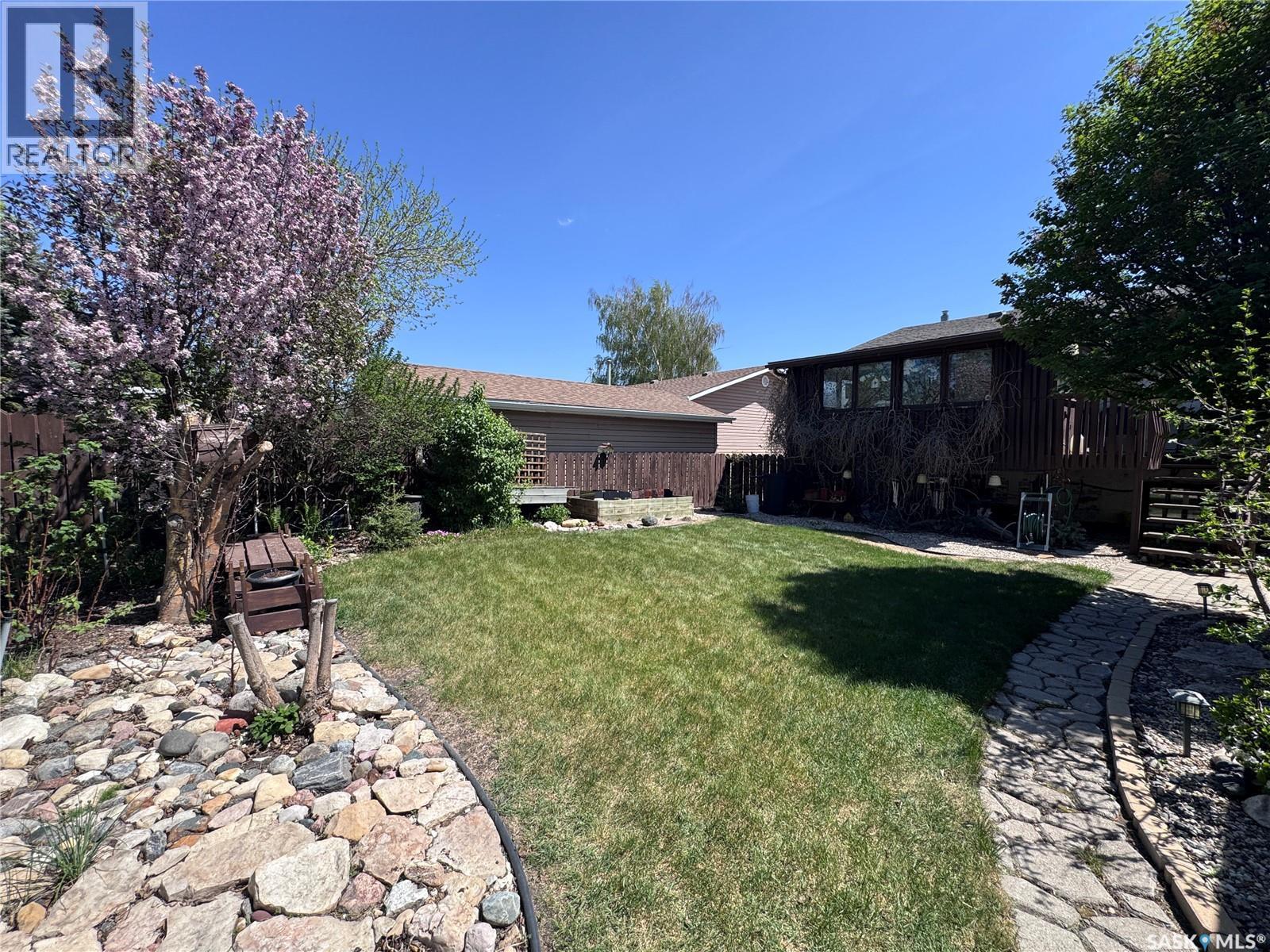 523 8Th Avenue W, Biggar, SK