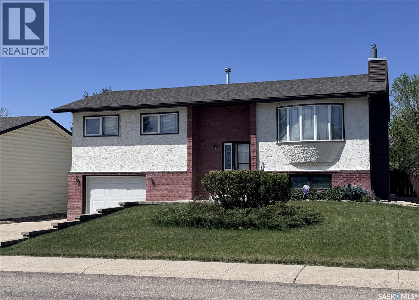 523 8Th Avenue W, Biggar, SK