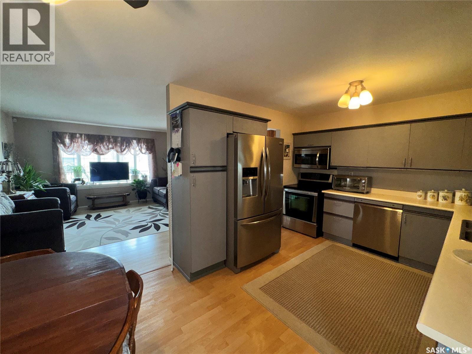 523 8Th Avenue W, Biggar, SK