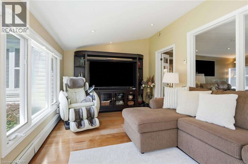 549 Ann Avenue, Burlington, ON