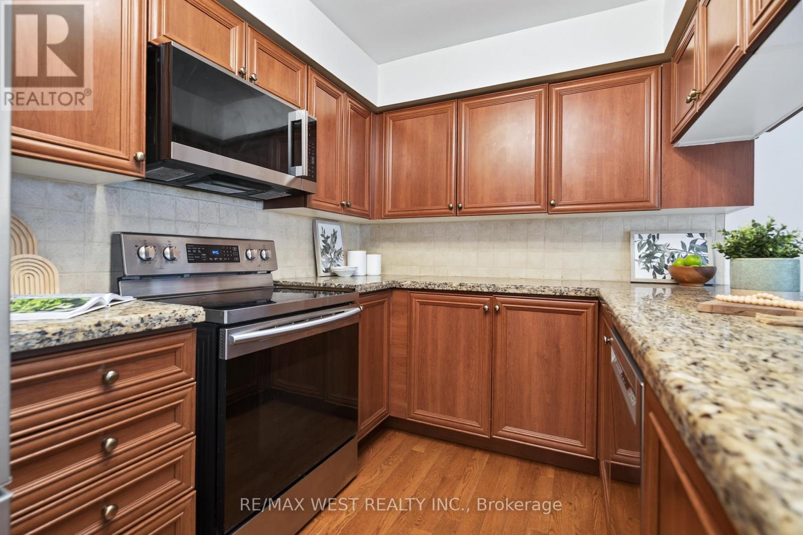 823 Hyde Road, Burlington, ON