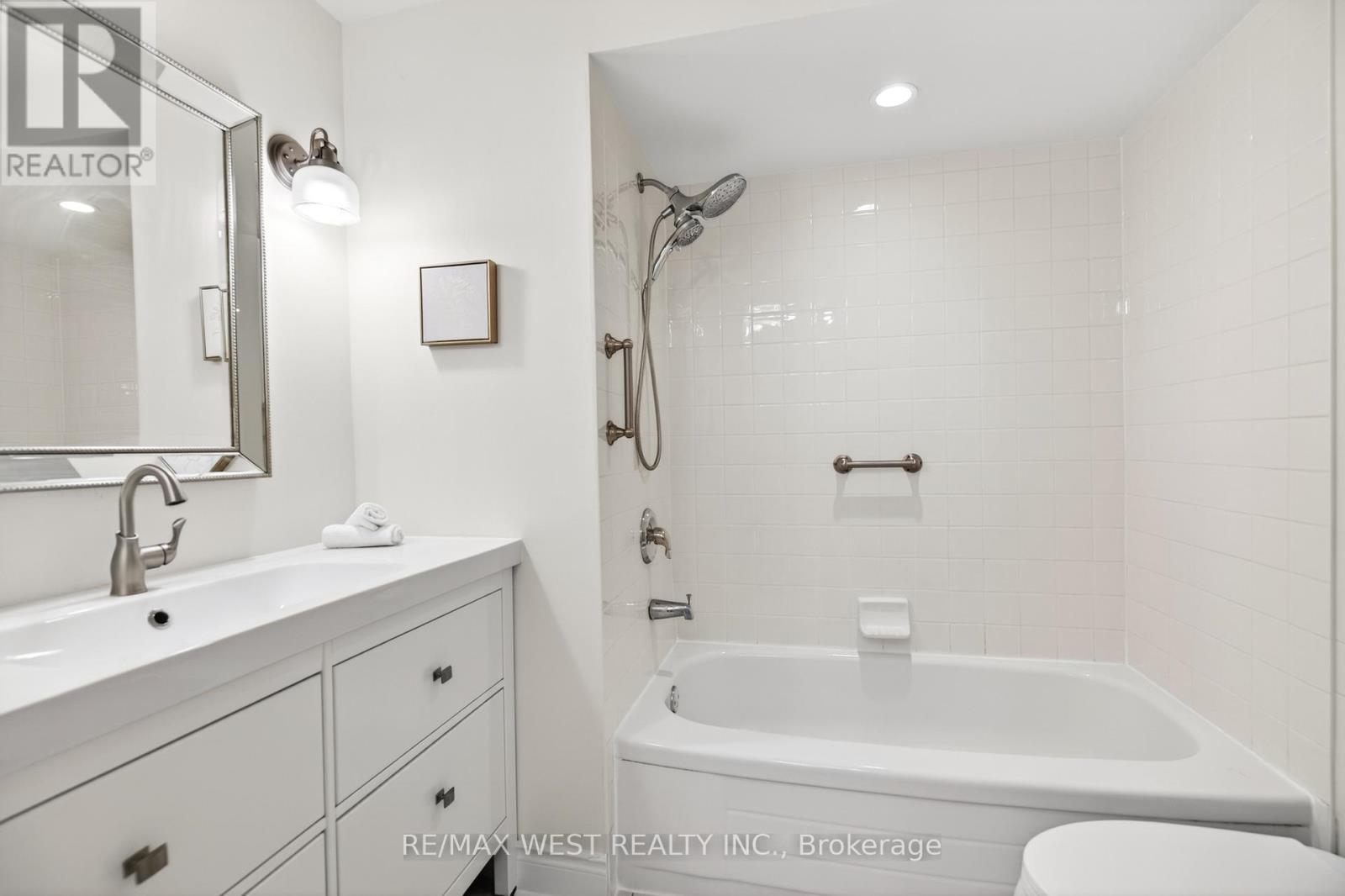 823 Hyde Road, Burlington, ON