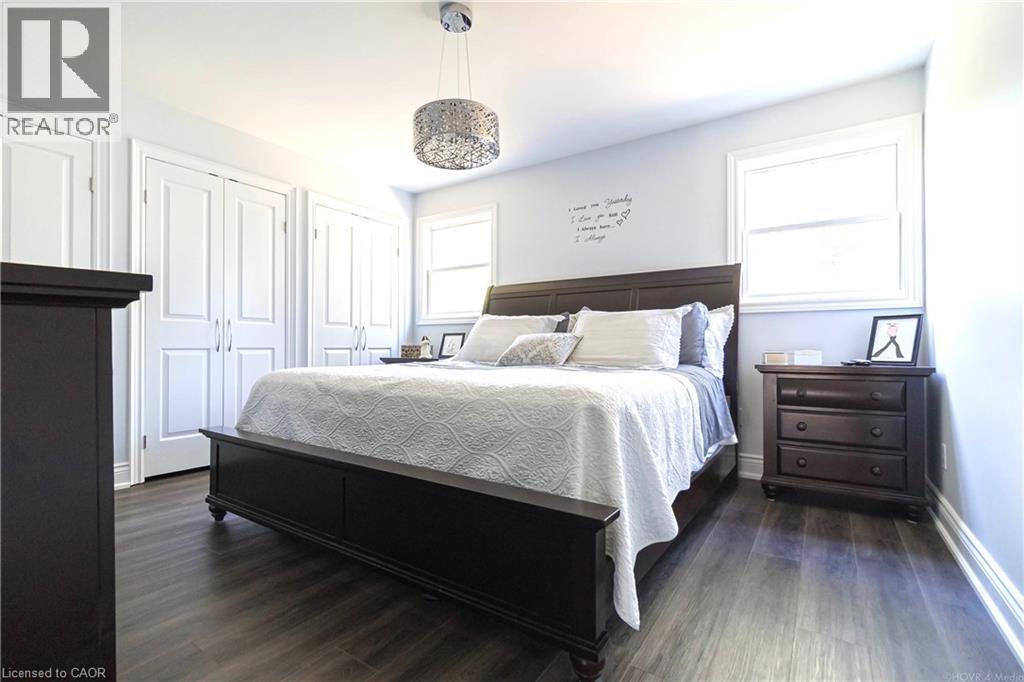 2390 Sinclair Circle, Burlington, ON