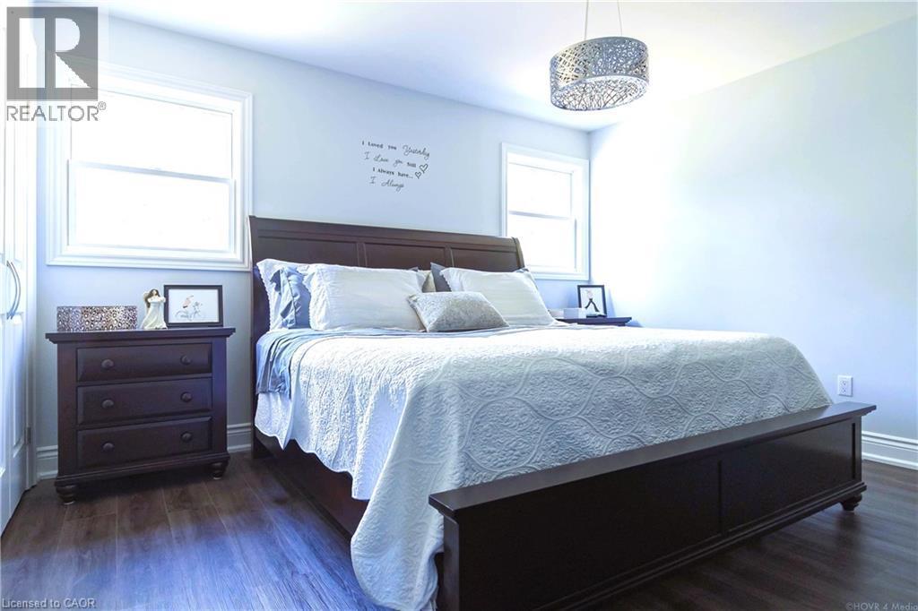 2390 Sinclair Circle, Burlington, ON