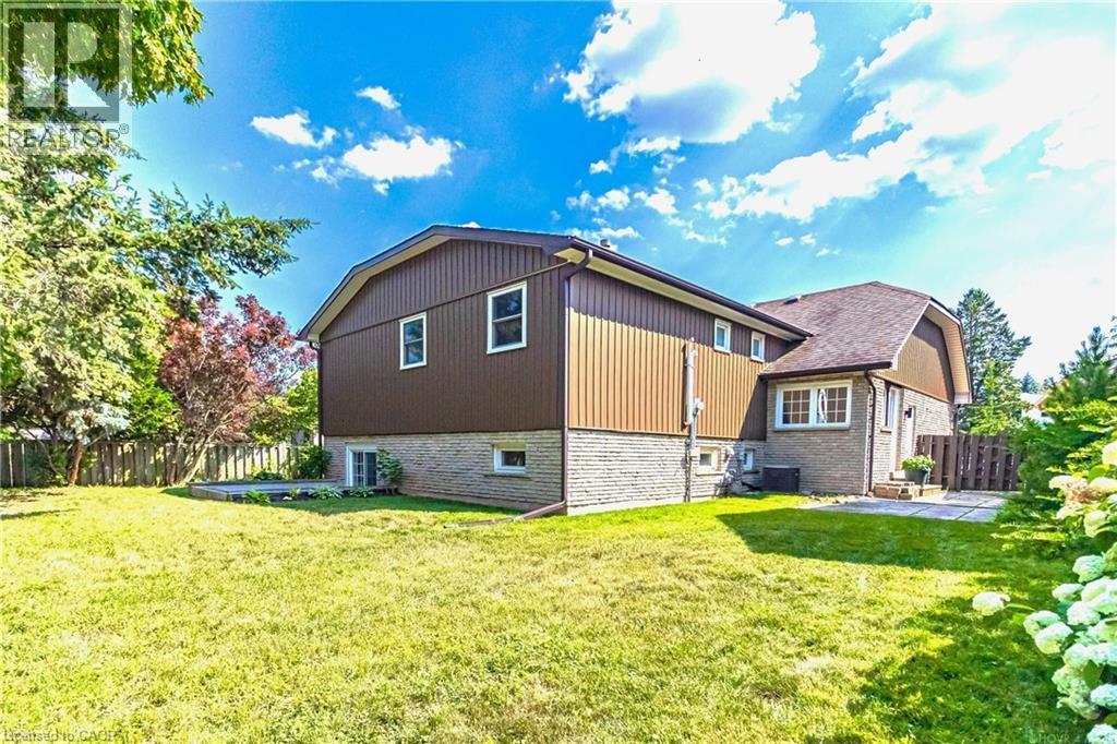 2390 Sinclair Circle, Burlington, ON