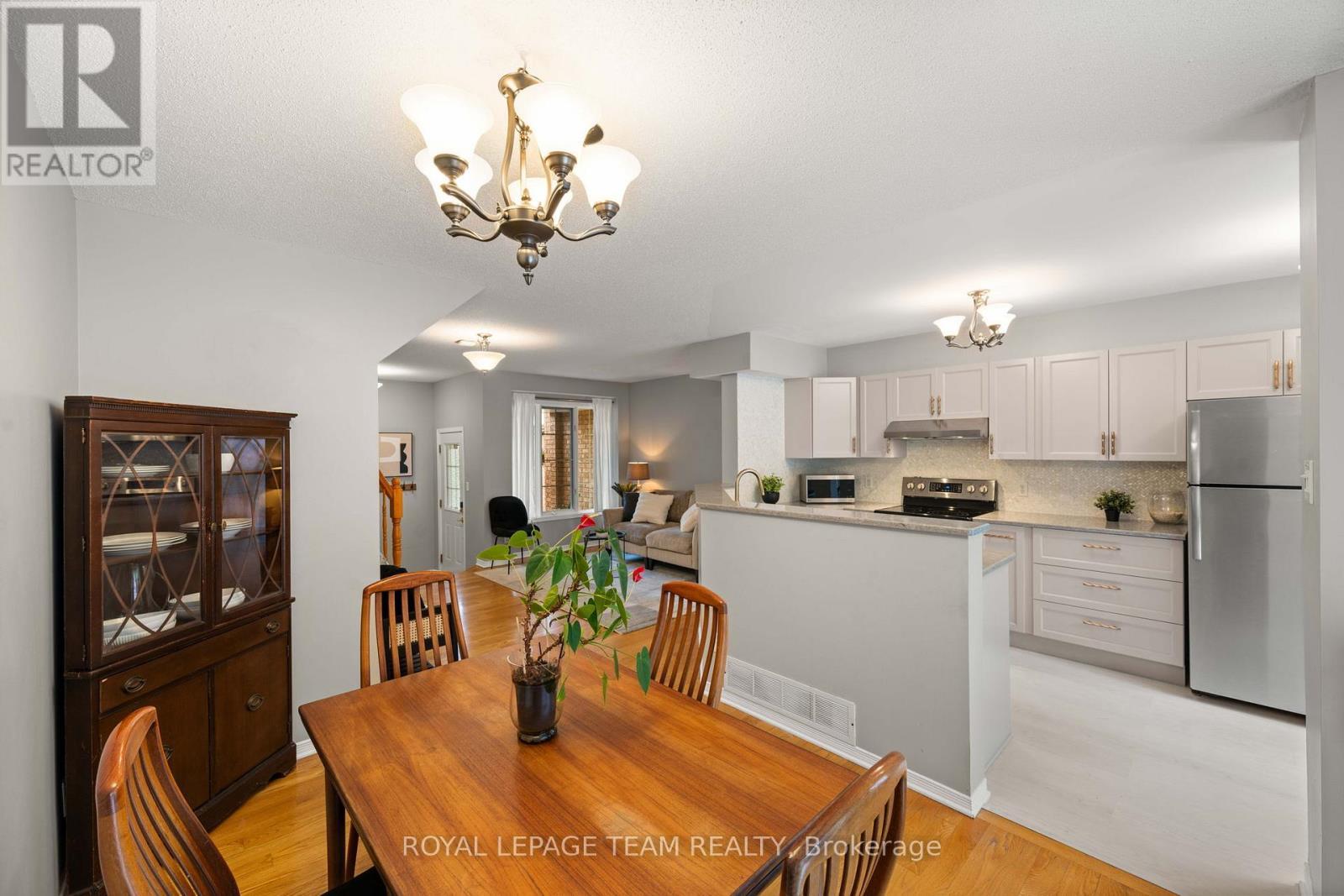 6 Folison Street, Ottawa, ON