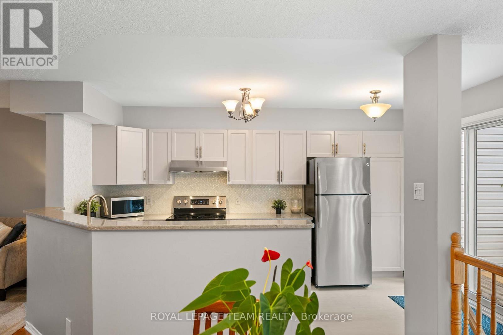 6 Folison Street, Ottawa, ON