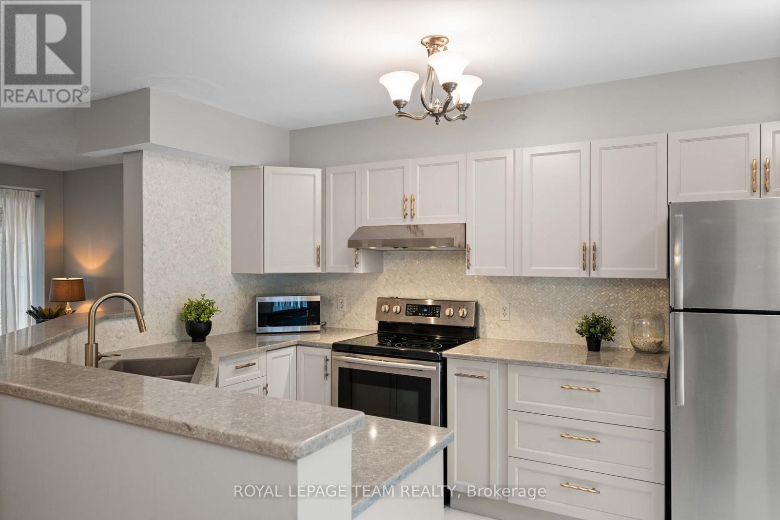 6 Folison Street, Ottawa, ON