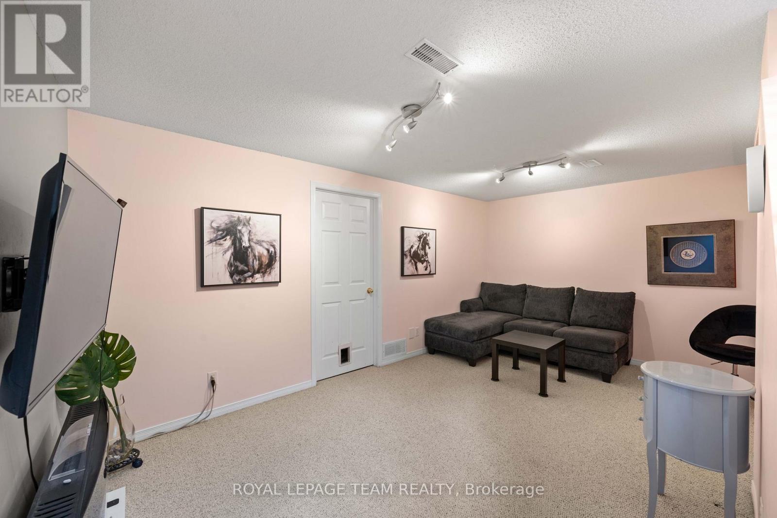 6 Folison Street, Ottawa, ON