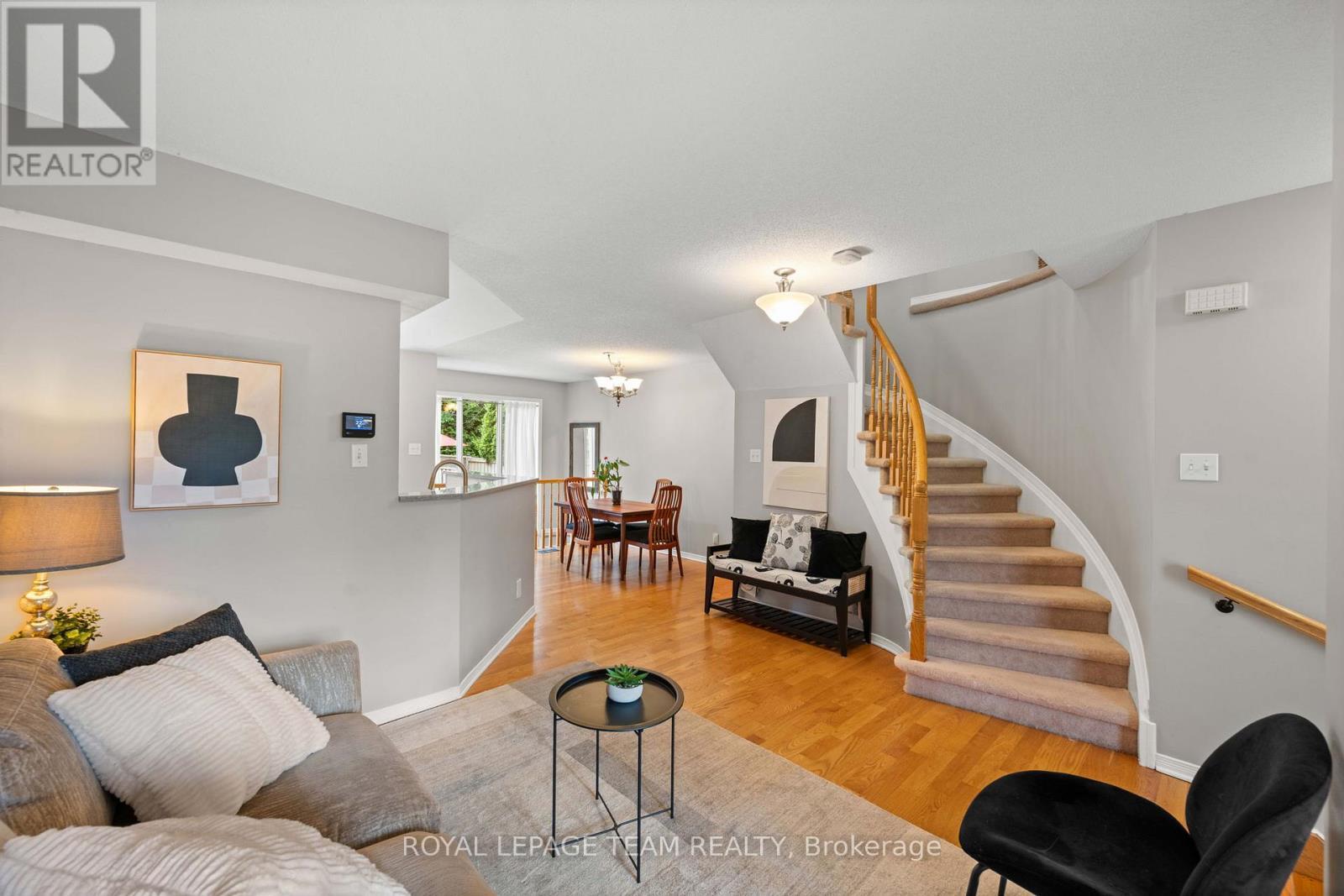 6 Folison Street, Ottawa, ON