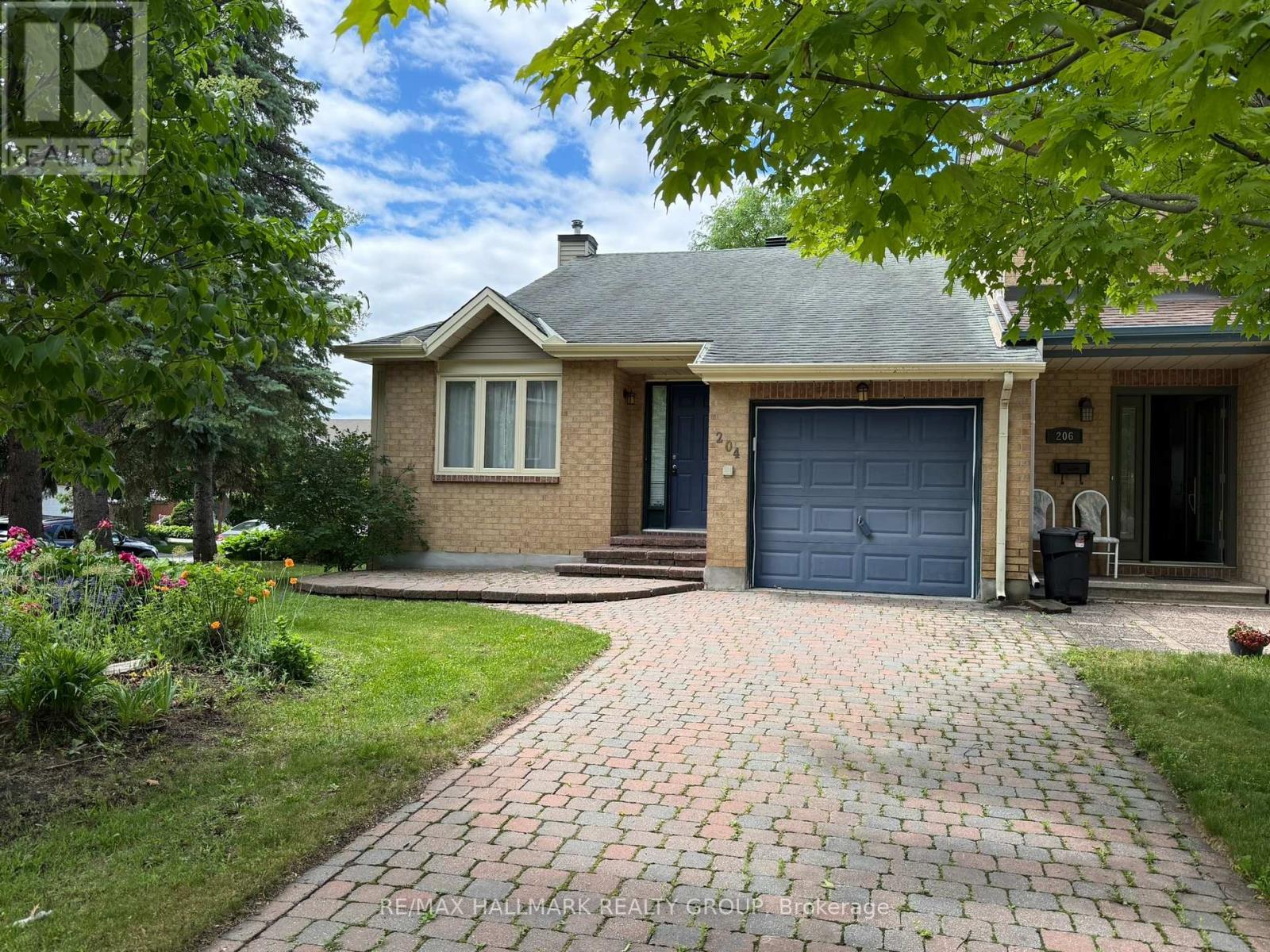 204 Dunbarton Court, Ottawa, ON
