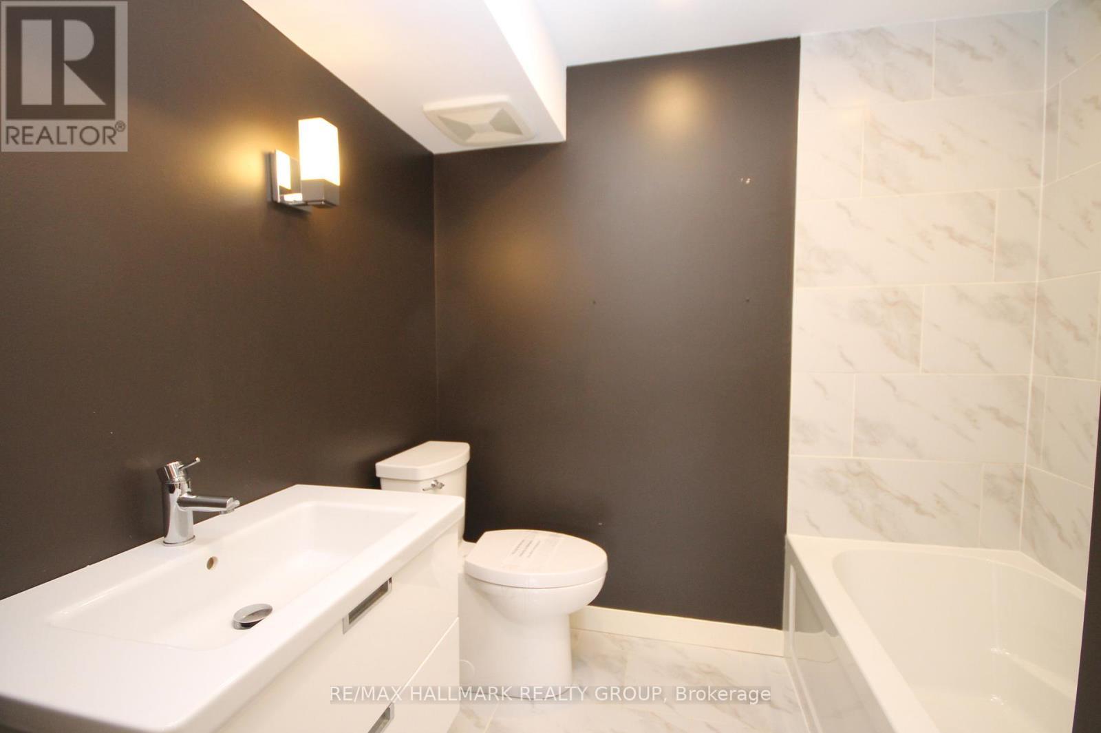 Full Bath lower level - 204 Dunbarton Court, Ottawa, ON