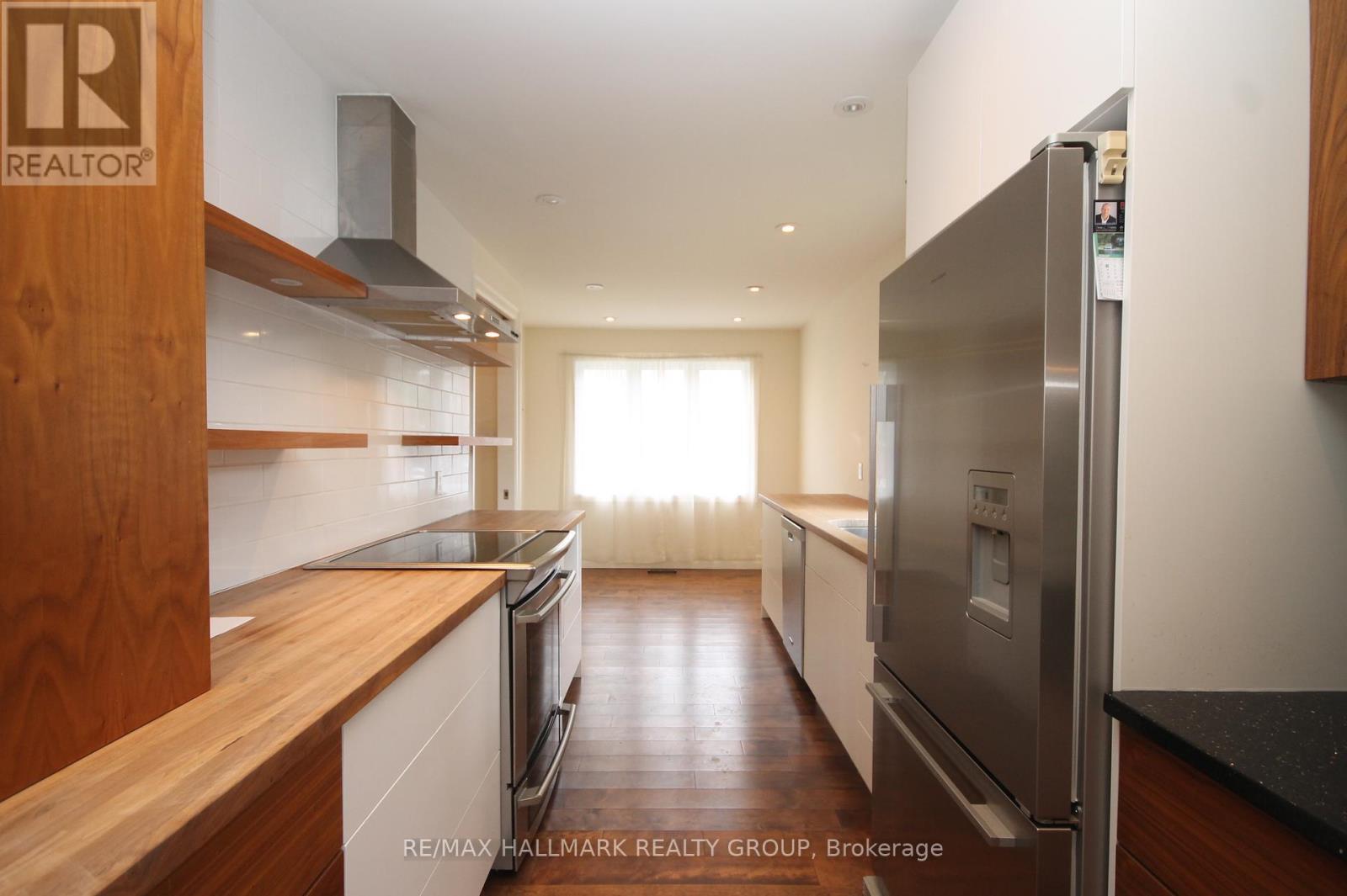 204 Dunbarton Court, Ottawa, ON