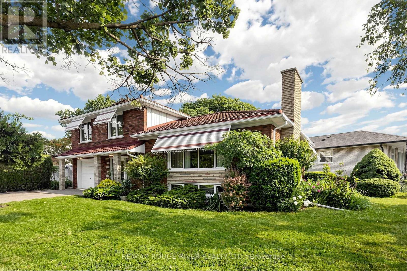 2 Faversham Crescent, Toronto, ON