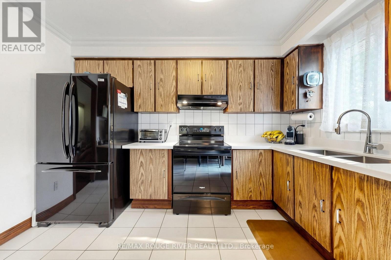 2 Faversham Crescent, Toronto, ON