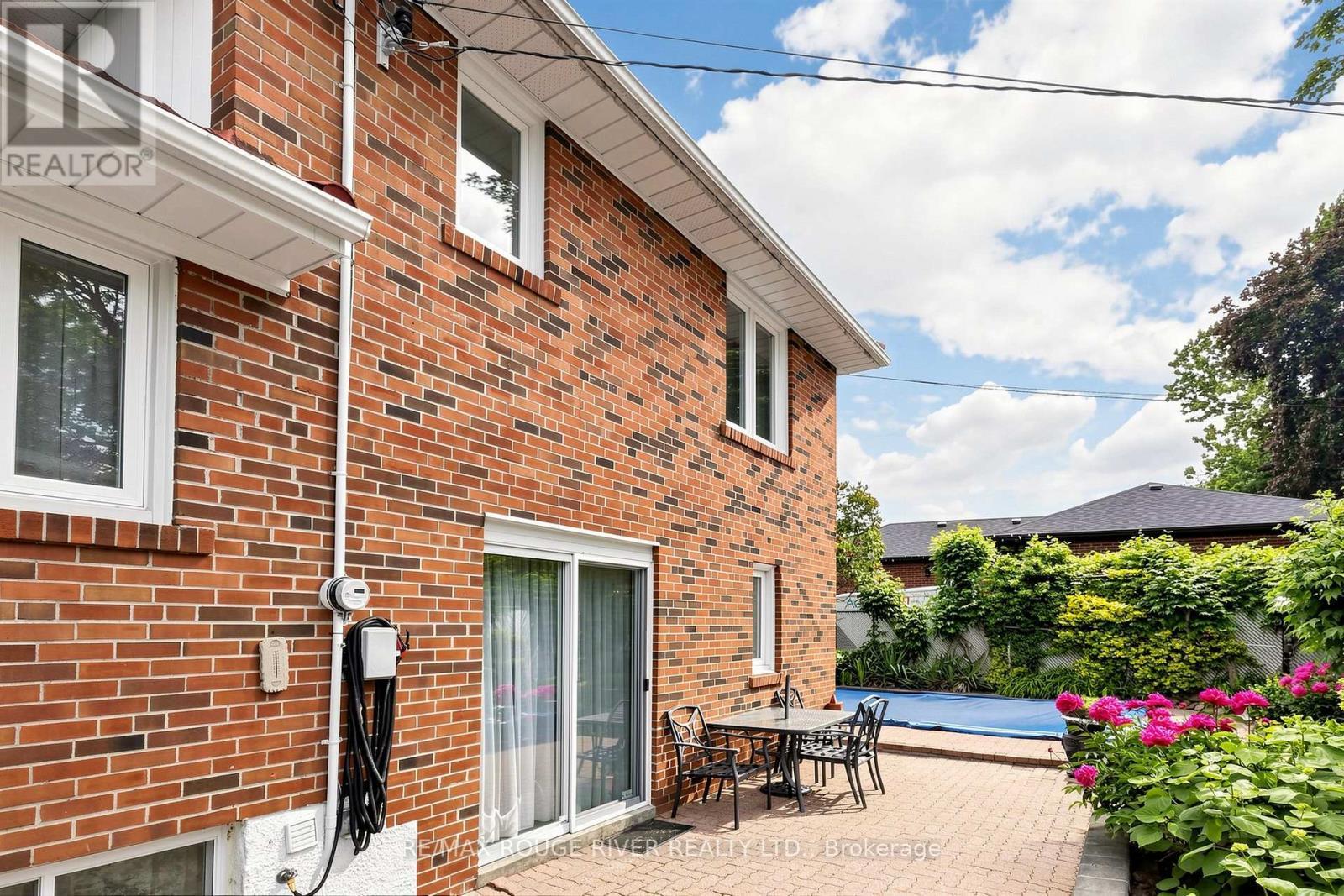 2 Faversham Crescent, Toronto, ON