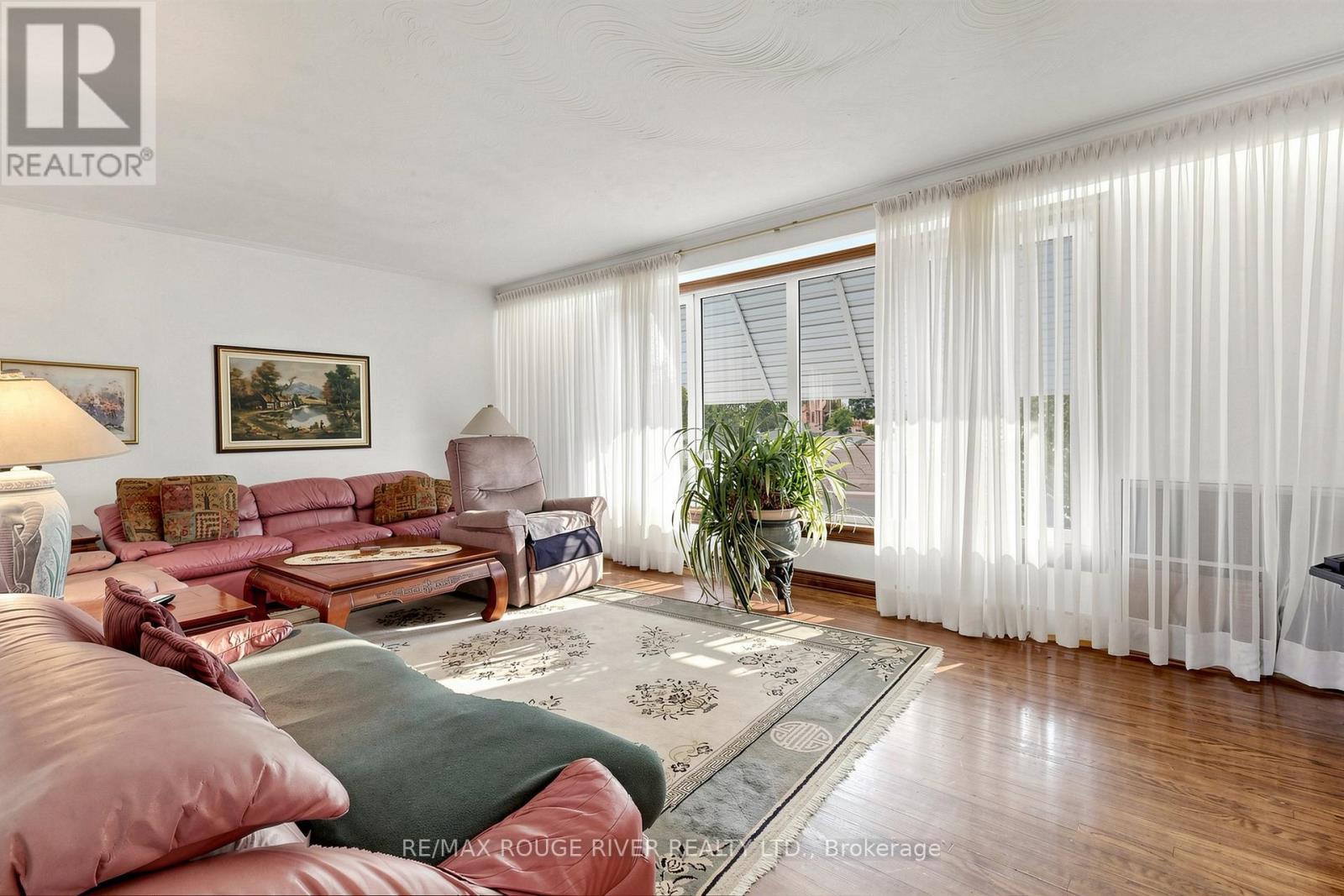 2 Faversham Crescent, Toronto, ON