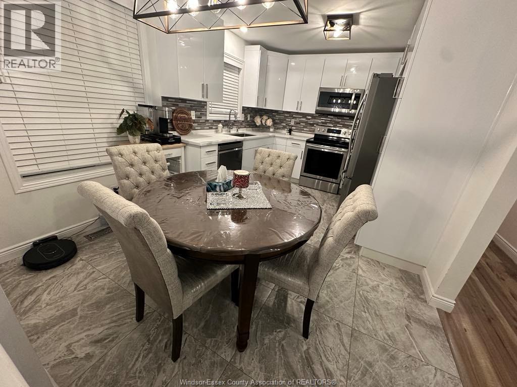 7929 Hawthorne Drive, Windsor, ON