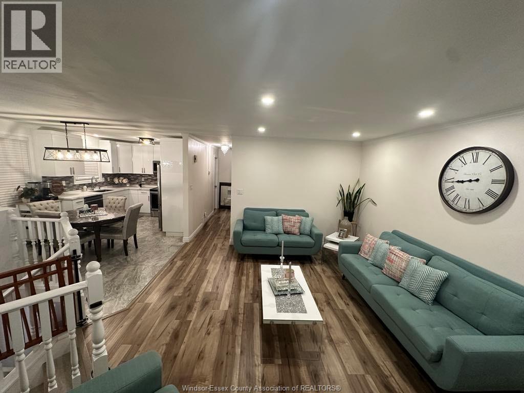 7929 Hawthorne Drive, Windsor, ON
