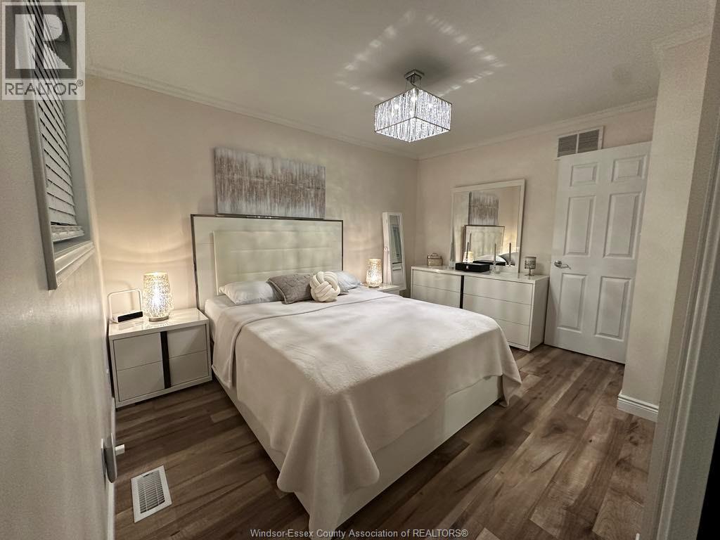 7929 Hawthorne Drive, Windsor, ON