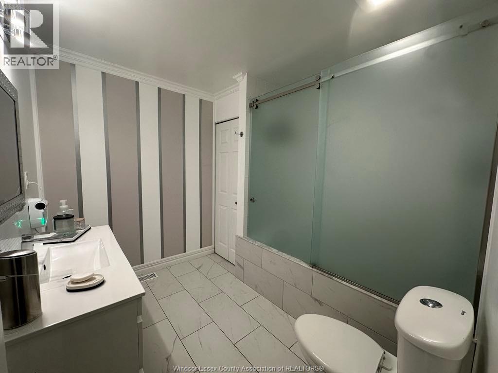 7929 Hawthorne Drive, Windsor, ON
