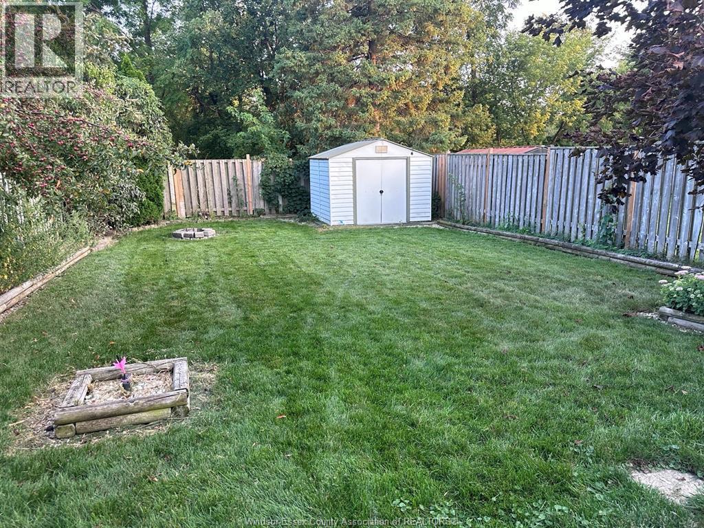 7929 Hawthorne Drive, Windsor, ON