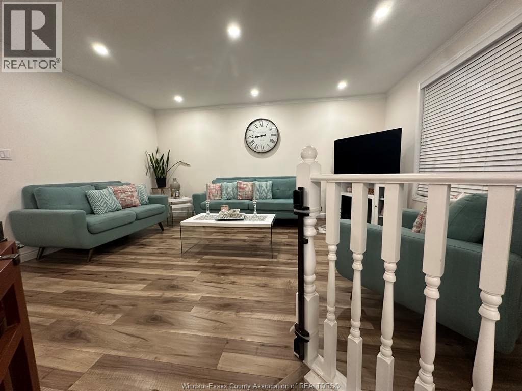 7929 Hawthorne Drive, Windsor, ON