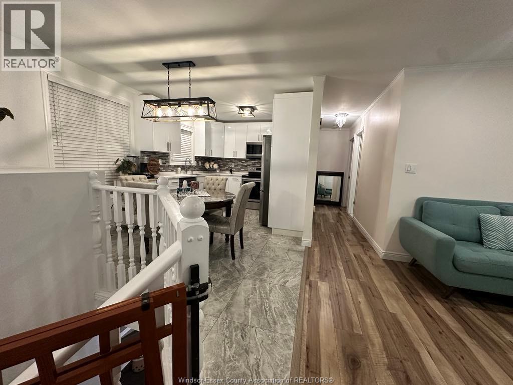 7929 Hawthorne Drive, Windsor, ON