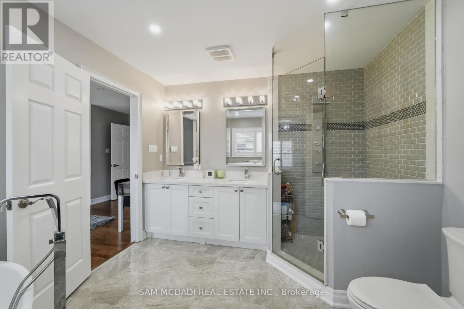 5 Whitbread Crescent, Ajax, ON