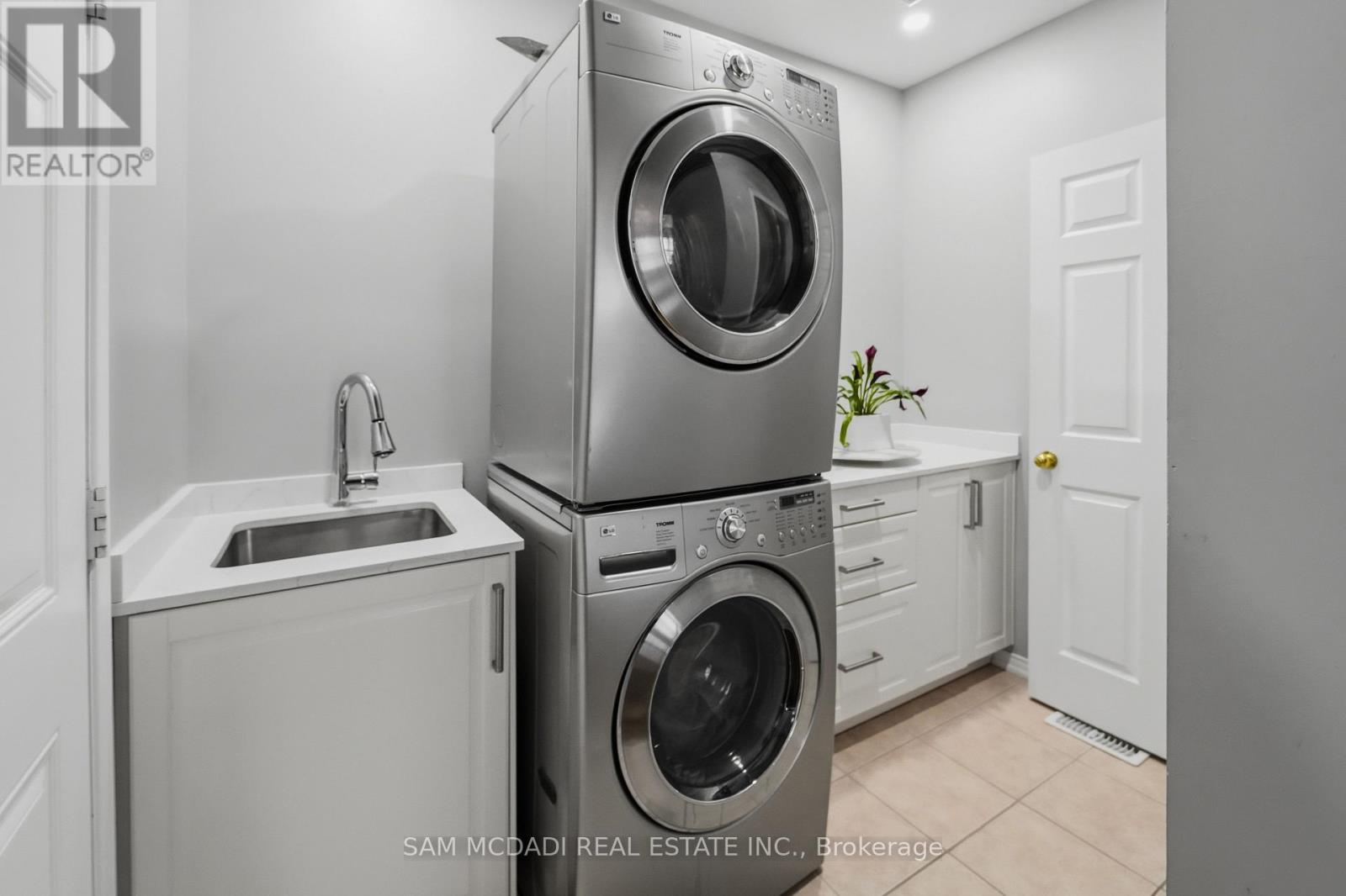 5 Whitbread Crescent, Ajax, ON