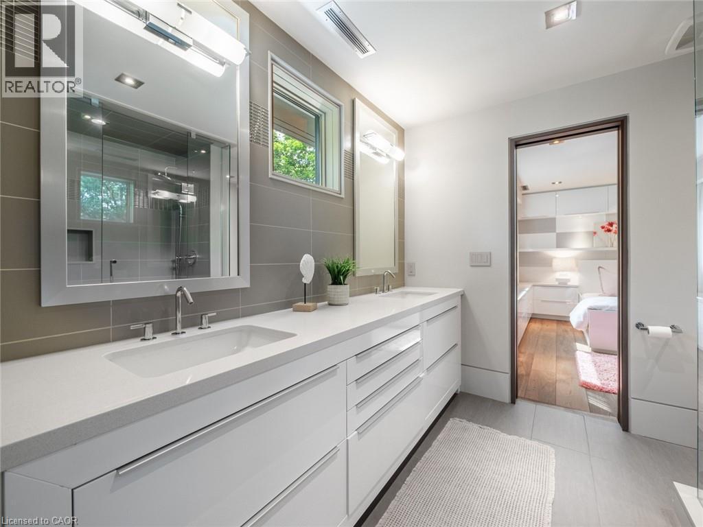 777 Shadeland Avenue, Burlington, ON