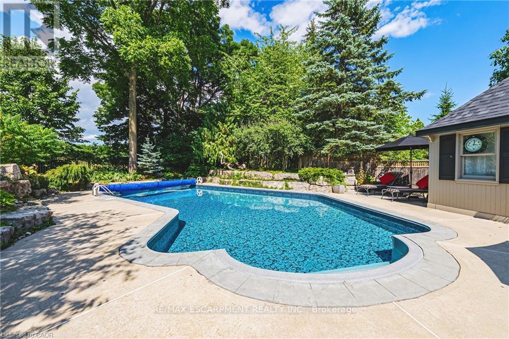 33 Golfview Crescent, Hamilton, ON