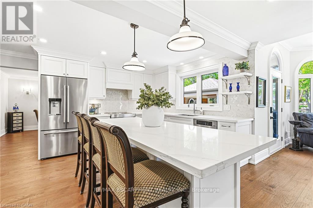 33 Golfview Crescent, Hamilton, ON