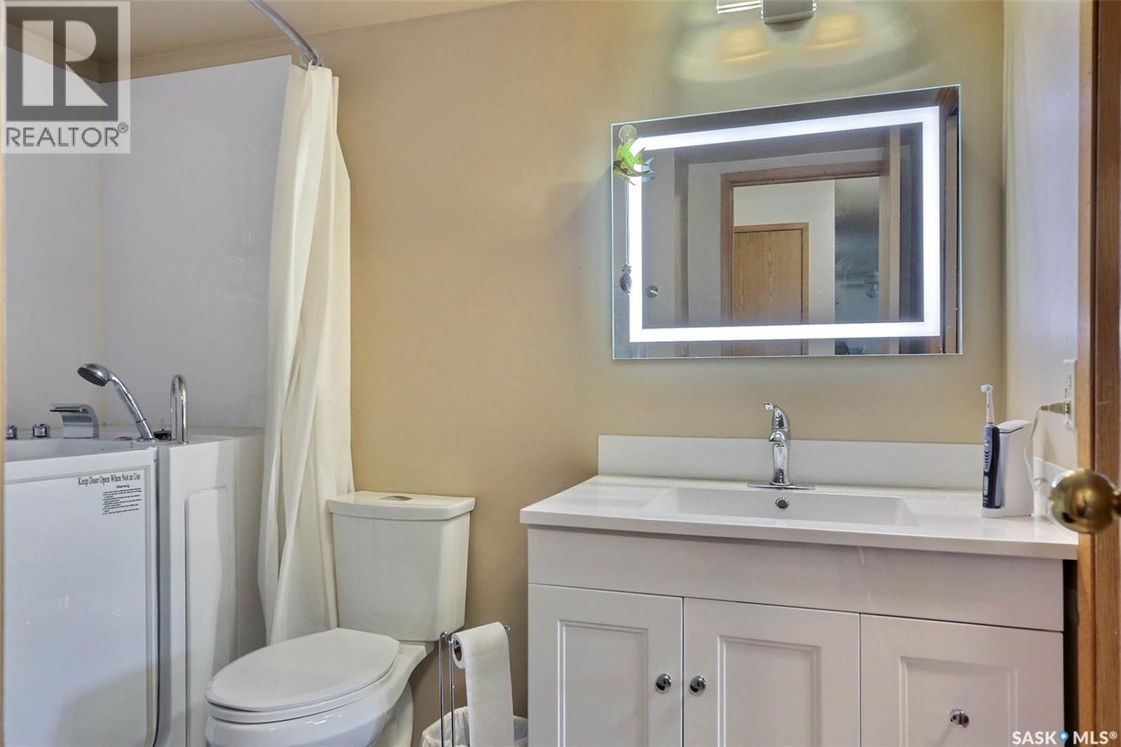 505 2406 Heseltine Road, Regina, SK