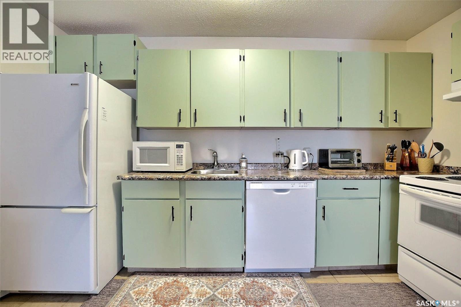 505 2406 Heseltine Road, Regina, SK
