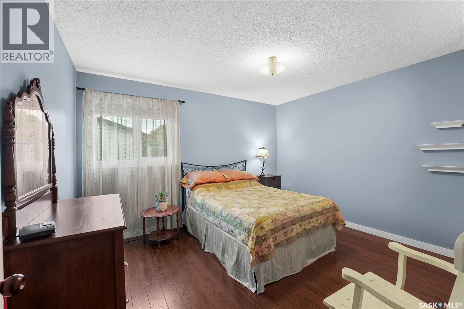 2711 Meadow Lane E, Regina, SK