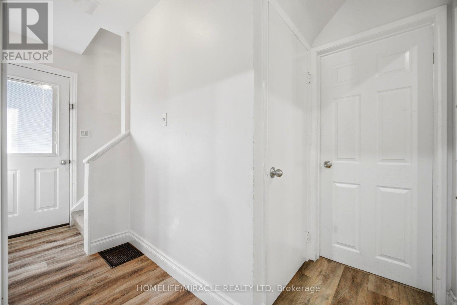 18 Glengrove Avenue, Hamilton, ON