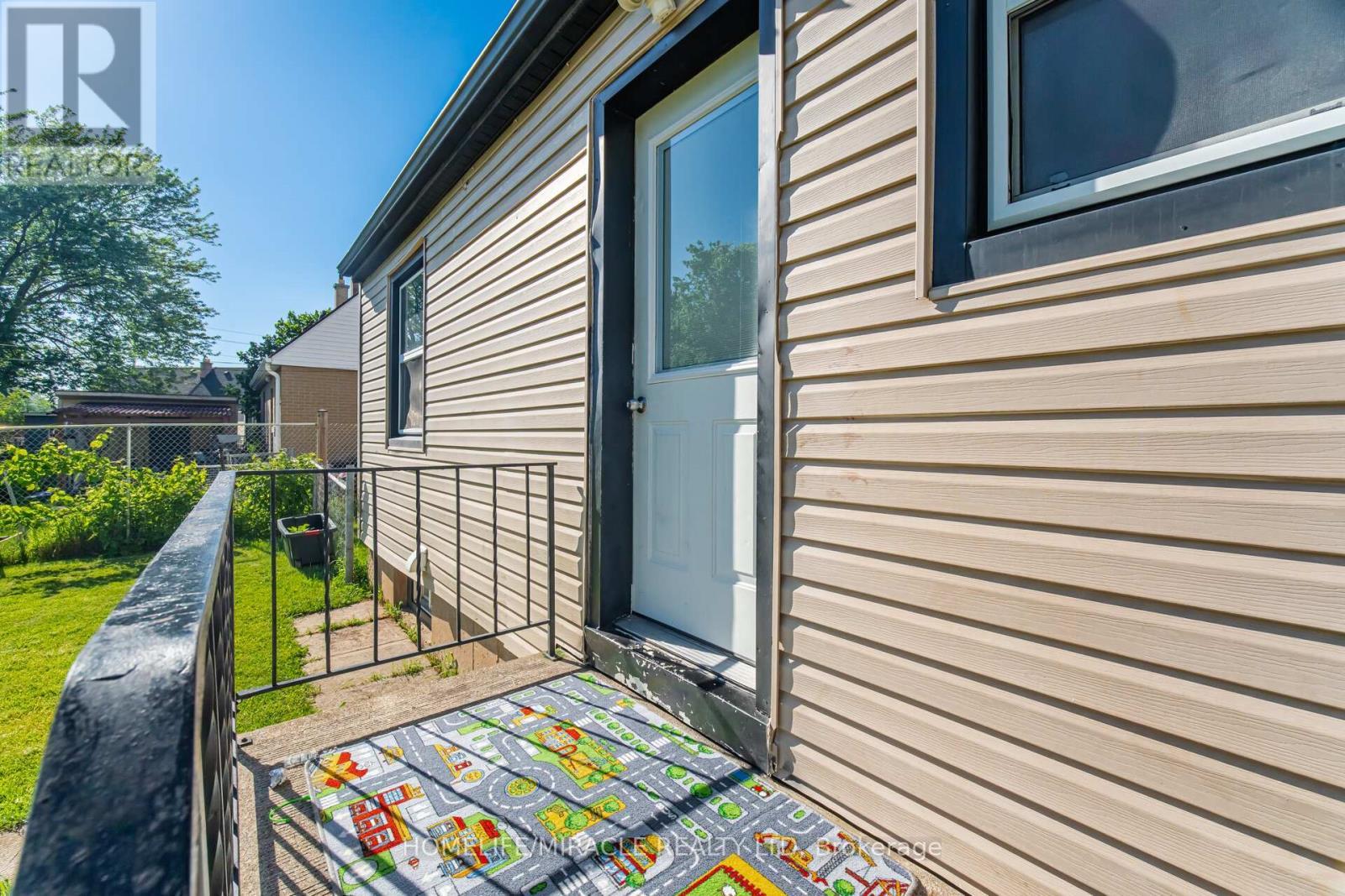 18 Glengrove Avenue, Hamilton, ON