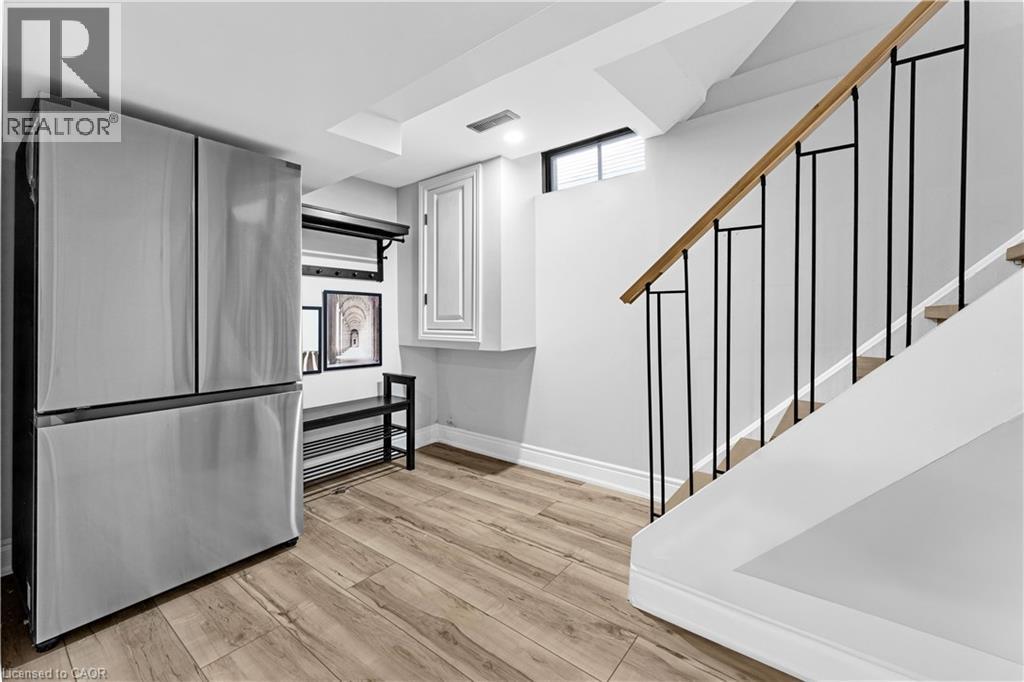 2258 Manchester Drive, Burlington, ON